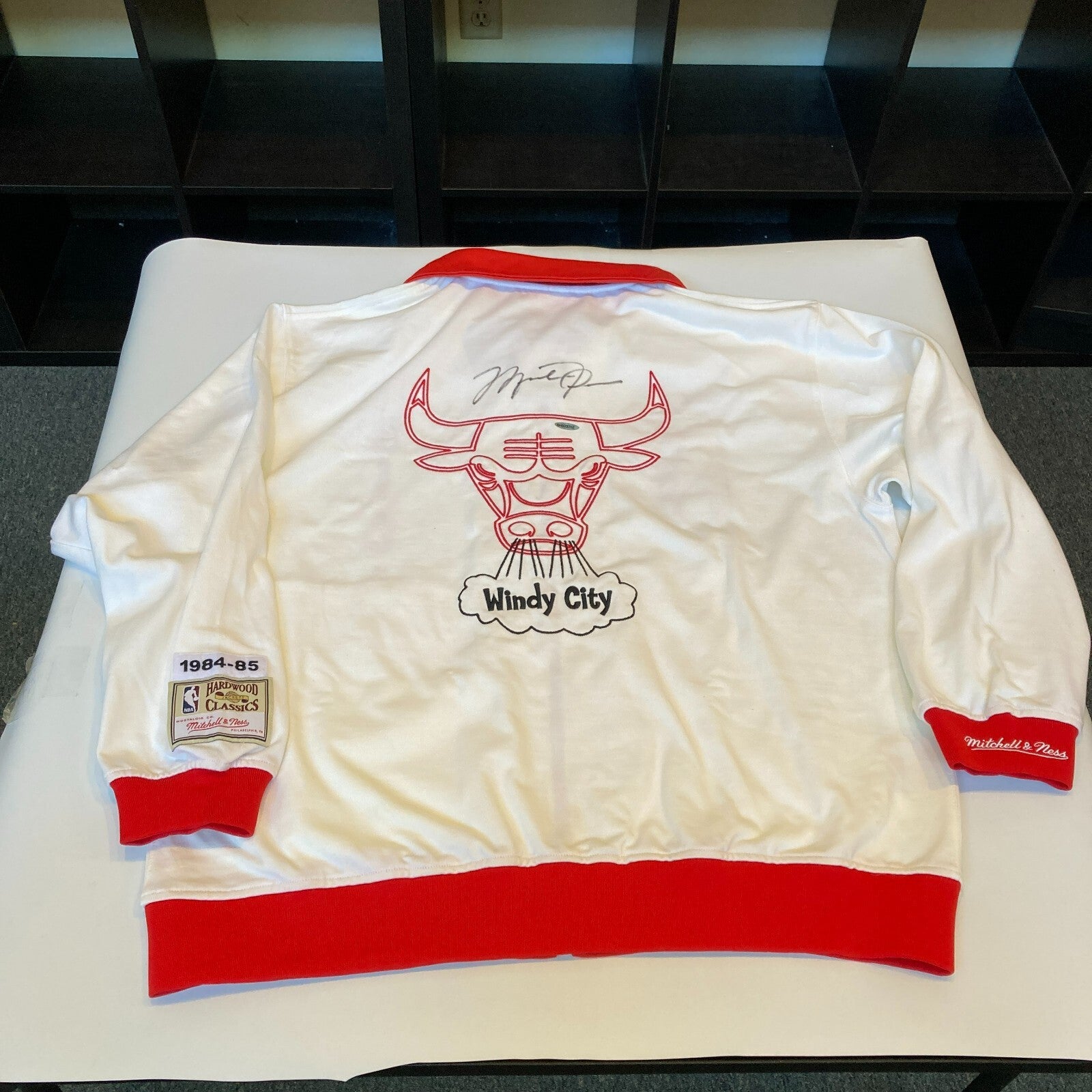 Michael Jordan Signed 1984 Rookie Chicago Bulls Game Model Warmup