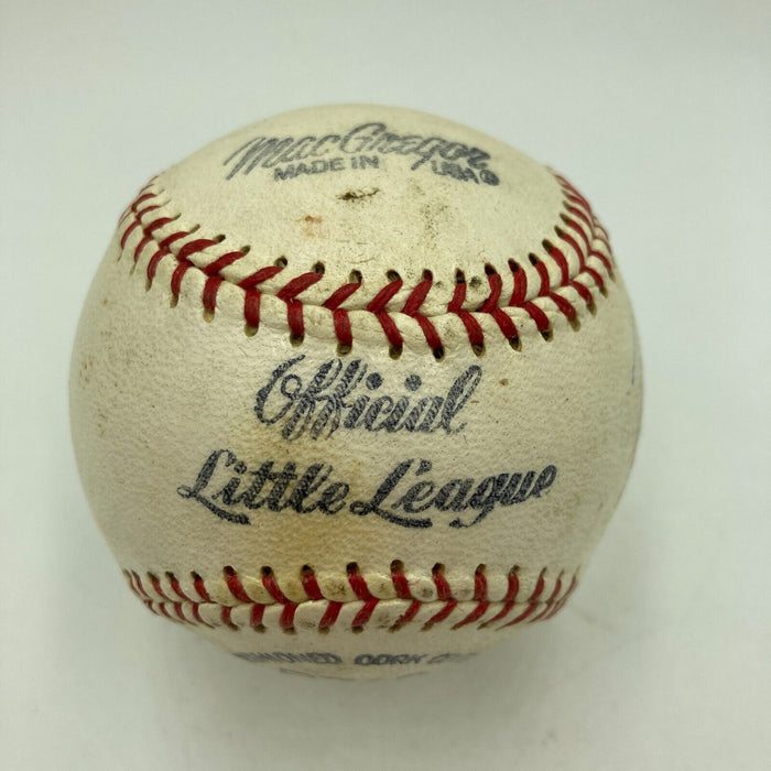 Beautiful Roberto Clemente Single Signed Baseball PSA DNA Graded Mint 8