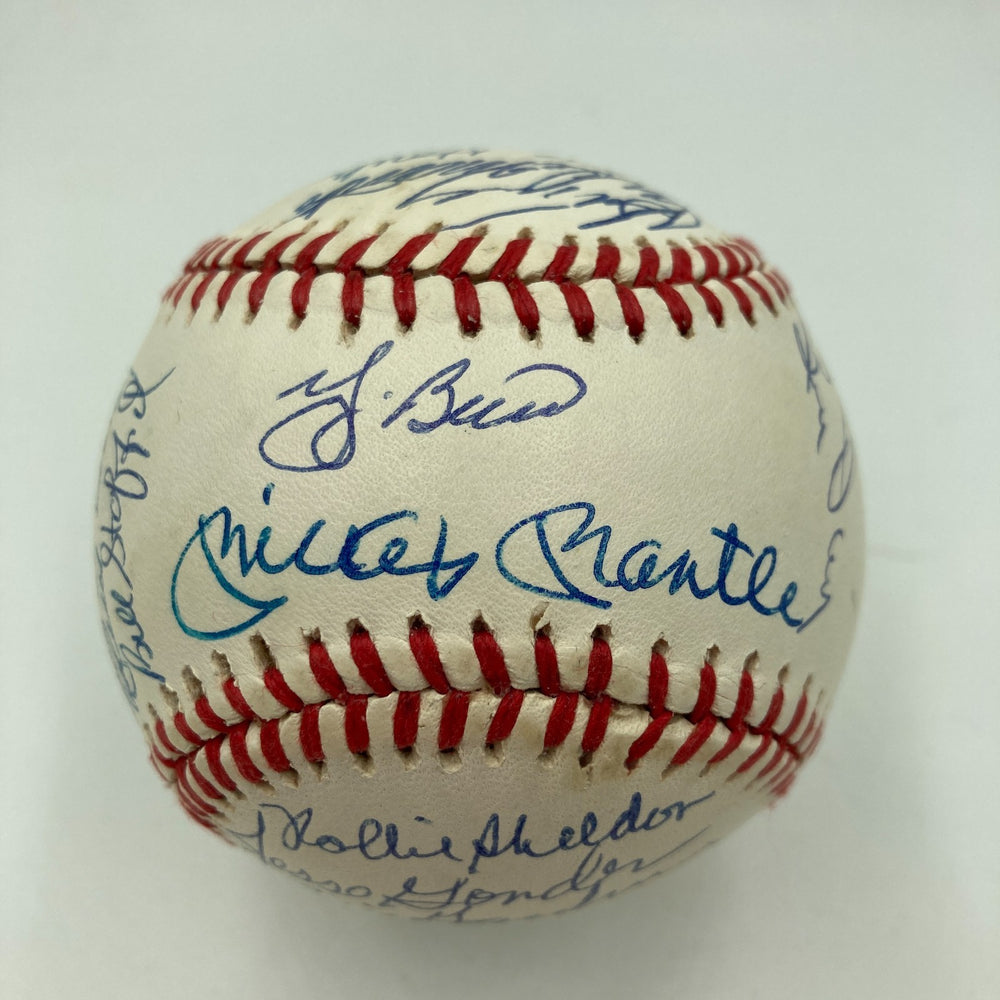 1961 New York Yankees World Series Champs Team Signed Baseball Mickey Mantle BAS