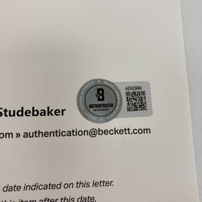 Muhammad Ali Signed Everlast Boxing Glove Beckett COA