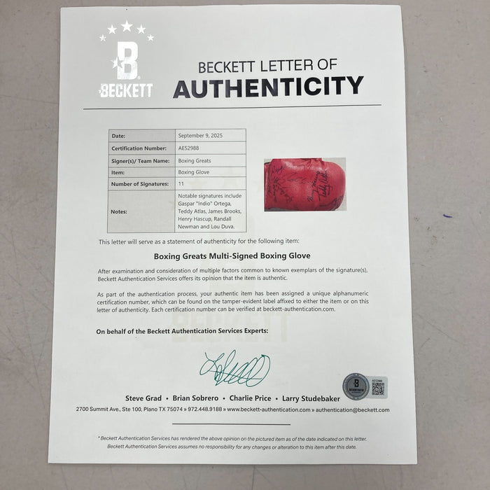 Boxing Greats Multi Signed Glove 11 Sig  Teddy Atlas Gaspar Ortega Beckett COA