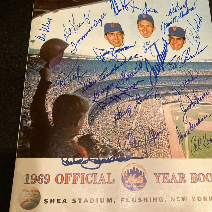 1969 NY Mets World Series Champs Team Signed Yearbook Nolan Ryan Tom Seaver JSA