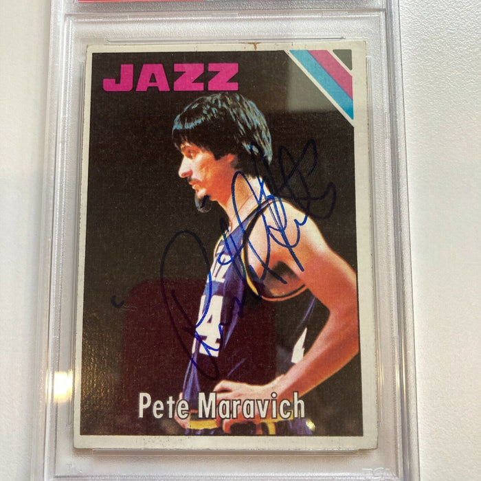 1975-76 Topps Pistol Pete Maravich Signed Basketball Card PSA DNA Pop 5!