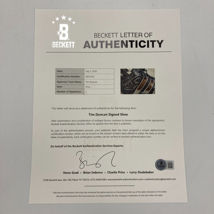 Tim Duncan Signed 2009 Game Used Adidas Sneakers Shoes MEARS & Beckett COA