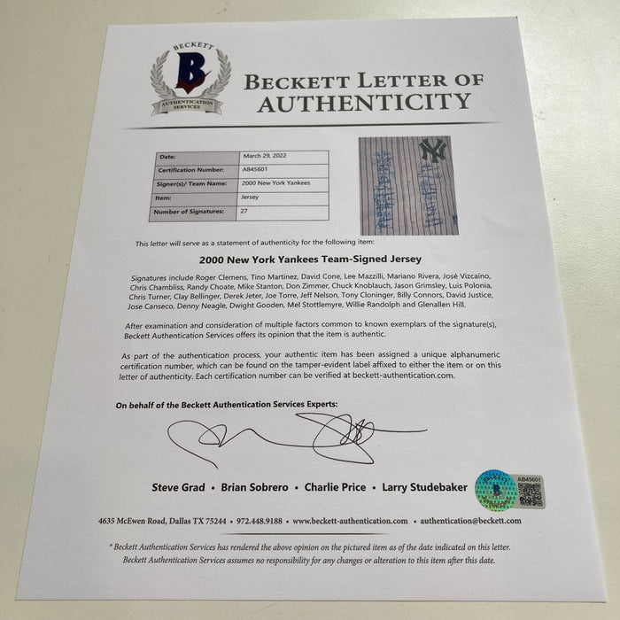 2000 New York Yankees World Series Champs Team Signed Jersey Derek Jeter PSA DNA