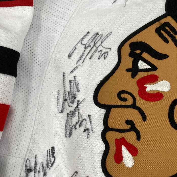 2014–15 Chicago Blackhawks Stanley Cup Champs Team Signed Jersey PSA DNA Beckett