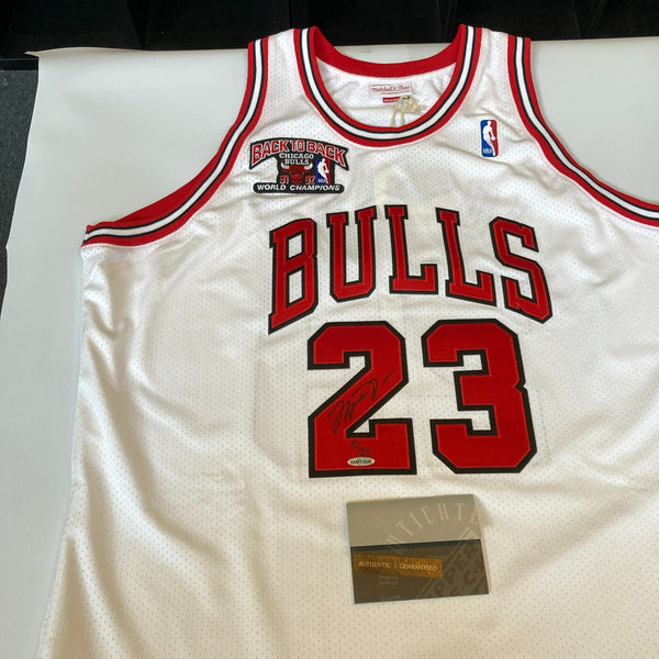 Michael Jordan Signed Chicago Bulls 1991-1992 Jersey JSA 10 GEM MINT & UDA COA