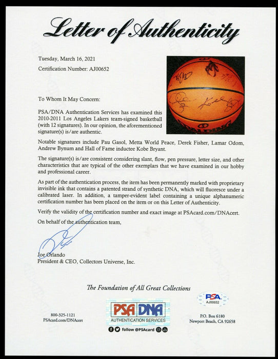 Kobe Bryant 2010-11 Los Angeles Lakers Team Signed NBA Game Basketball PSA DNA