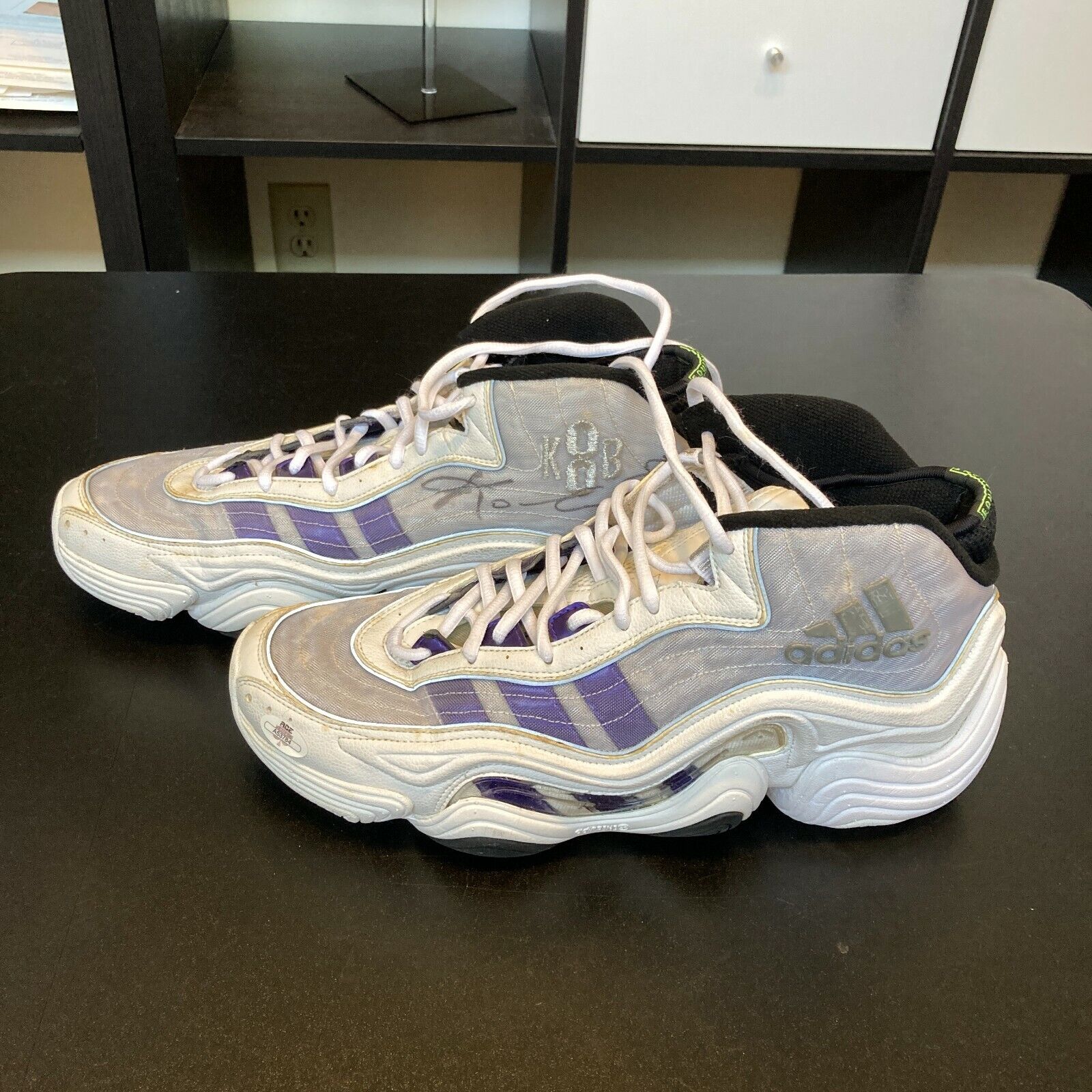 Kobe Bryant Adidas Shoes 1998 1997-98 Kobe Bryant Game Used Signed