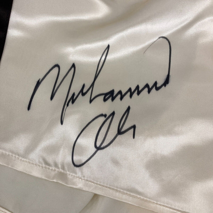 Beautiful Muhammad Ali Signed Everlast Trunks Shorts JSA COA