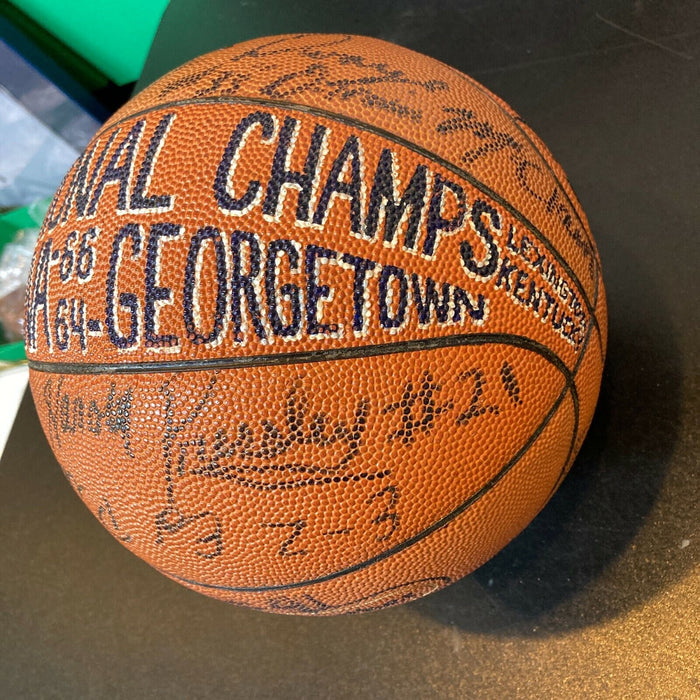 1984-85 Villanova Wildcats NCAA National Champions Team Signed Basketball JSA