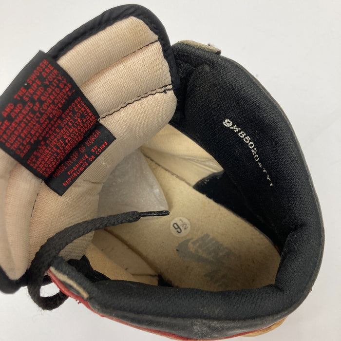 Michael Jordan Rookie Signed Pair Of 1985 Nike Jordan 1 Shoes Sneakers Beckett