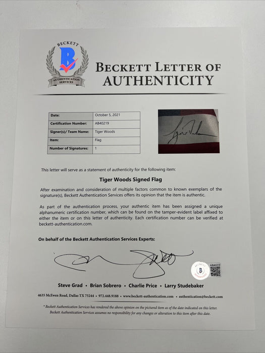 Tiger Woods Signed United States Flag From US Open Championship Game Beckett COA