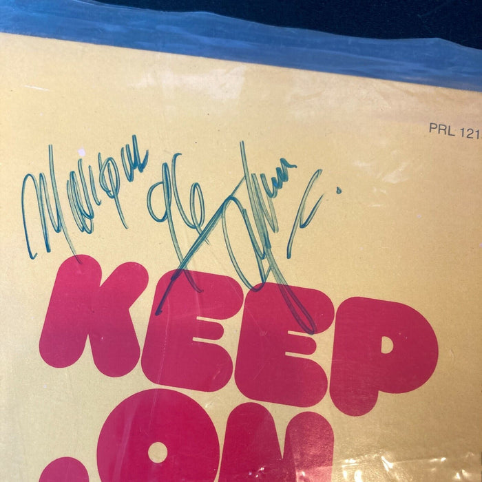 Musique Signed Autographed Vintage LP Record