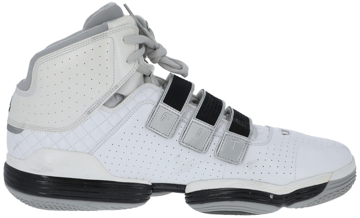 Tim Duncan Signed 2009 Game Used Adidas Sneakers Shoes MEARS & Beckett COA