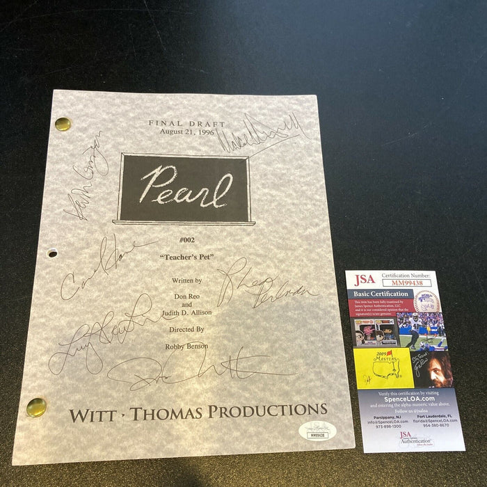 Cast Signed Pearl Movie Script JSA COA Malcolm McDowell Rhea Perlman, Carol Kane
