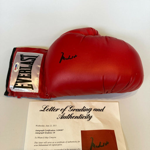 Muhammad Ali Signed Everlast Boxing Glove PSA DNA Graded GEM MINT 10