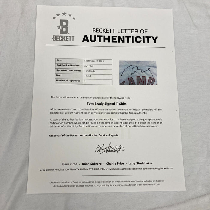 Tom Brady Signed Tampa Bay Buccaneers Authentic Fanatics T-Shirt Beckett COA