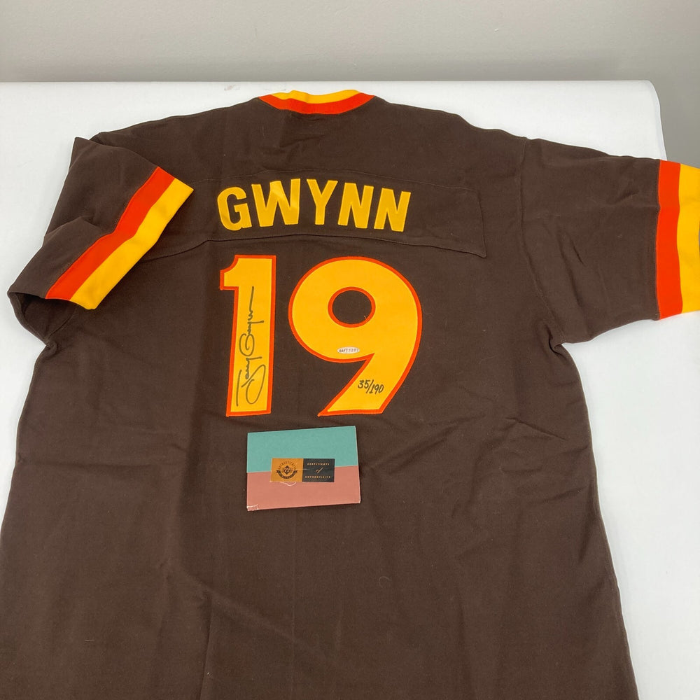 Tony Gwynn Signed Mitchell & Ness San Diego Padres Jersey Upper Deck UDA COA