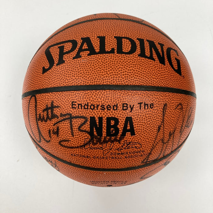 Shaquille O'Neal Rookie 1992-93 Orlando Magic Team Signed Basketball JSA COA