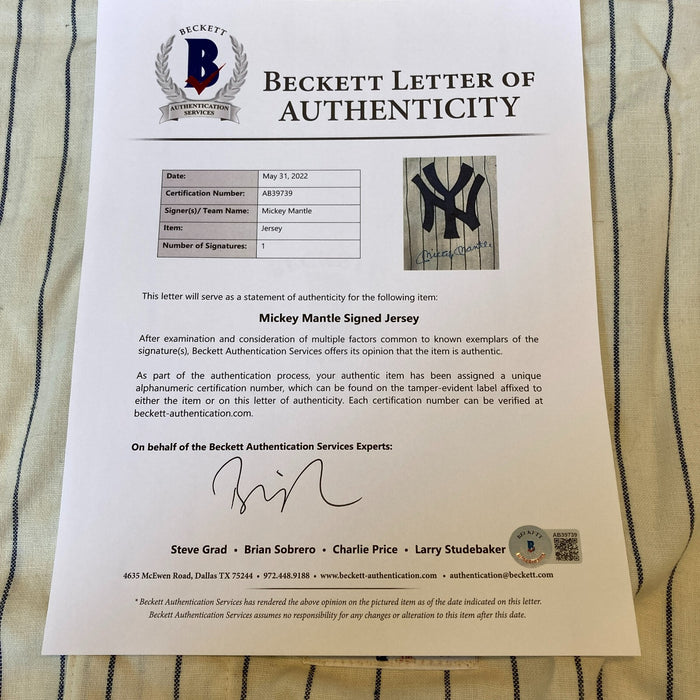 Mint Mickey Mantle Signed 1951 New York Yankees Rookie Game Model Jersey Beckett