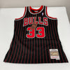 Scottie Pippen Signed Mitchell & Ness Chicago Bulls Jersey Beckett Certified
