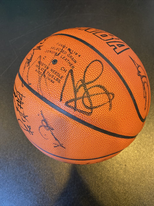 Lebron James Rookie 2003-04 Cleveland Cavaliers Team Signed Basketball PSA DNA