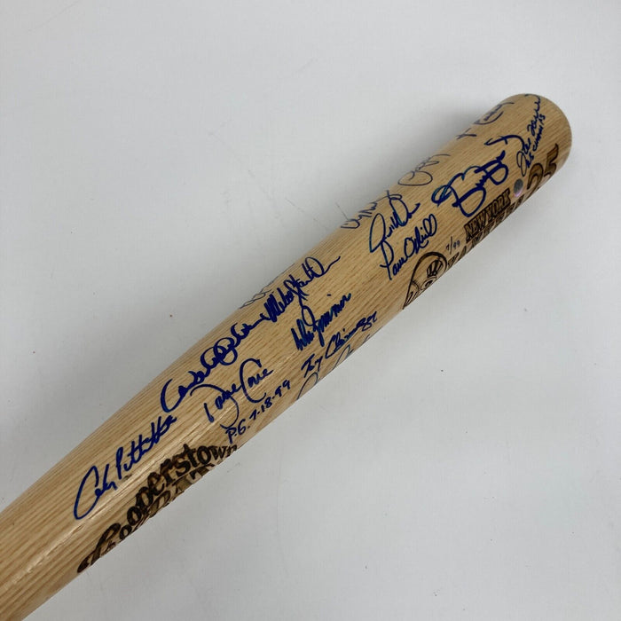 1999 New York Yankees World Series Champs Team Signed Bat Derek Jeter Beckett