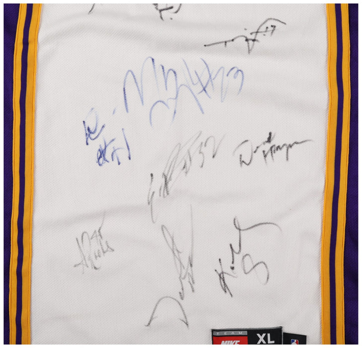 Kobe Bryant 1998-99 Los Angeles Lakers Team Signed Nike Game Jersey Beckett COA