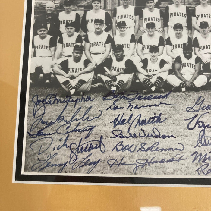 1960 Pittsburgh Pirates World Series Champs Team Signed 8x10 Framed Photo JSA