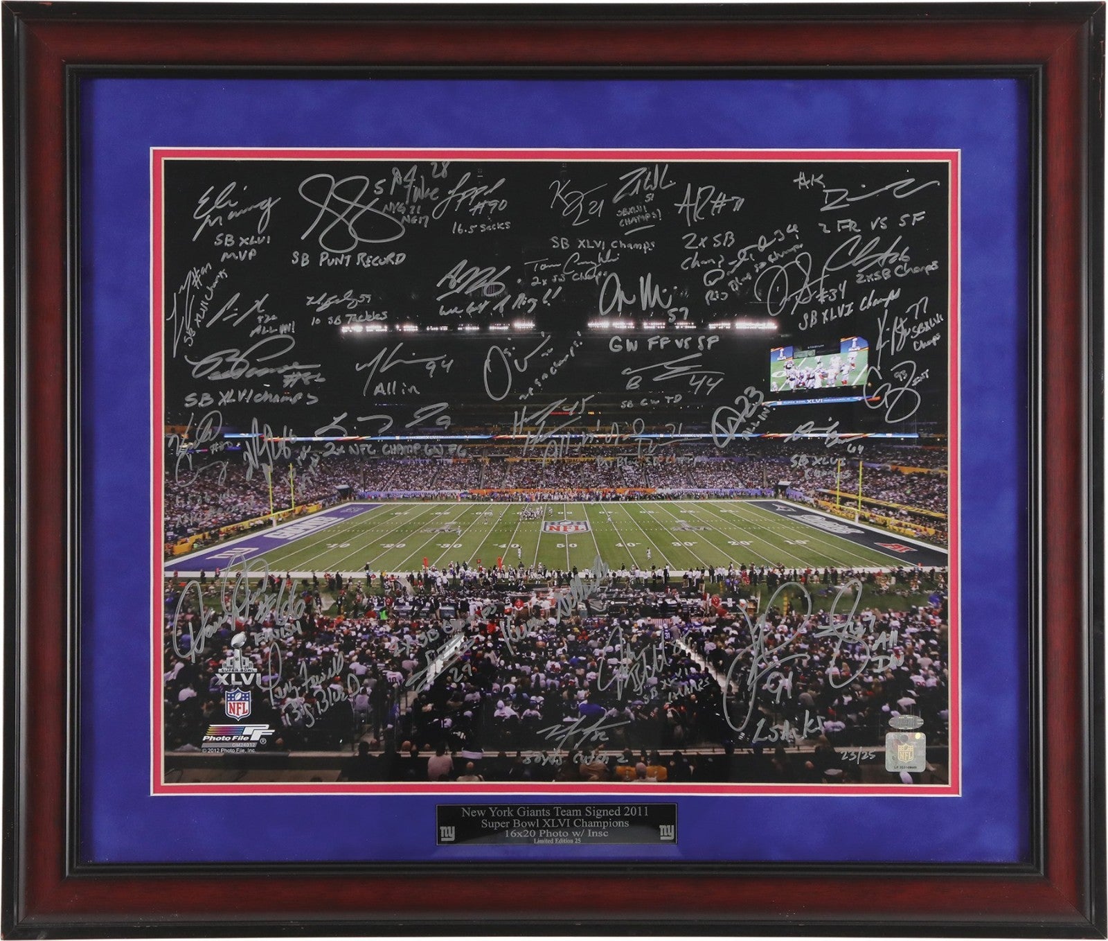 2011 New York Giants Super Bowl XLVI Team-Signed 16x20 Photo Steiner COA