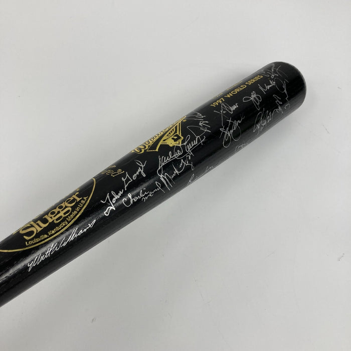 1997 Cleveland Indians AL Champs Team Signed World Series Baseball Bat Beckett