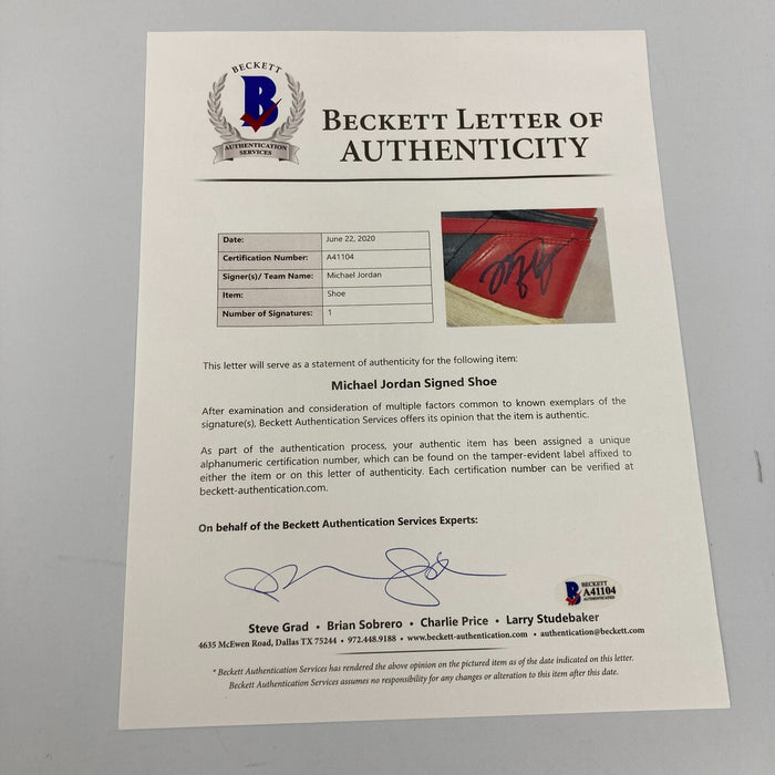 Michael Jordan Rookie Signed Pair Of 1985 Nike Jordan 1 Shoes Sneakers Beckett