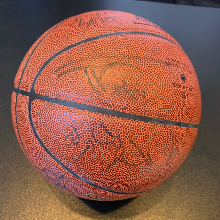 2002-03 San Antonio Spurs Champions Team Signed Basketball Tim Duncan JSA COA