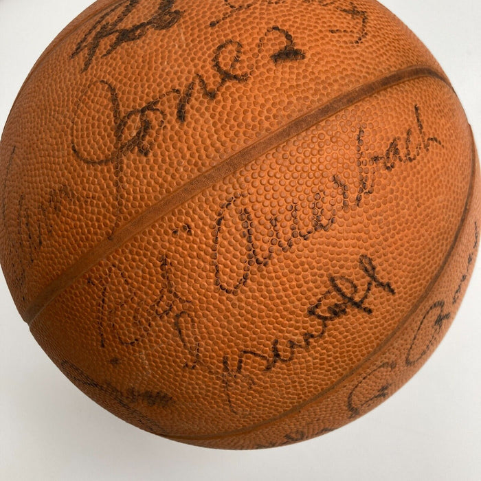 1960-61 Boston Celtics NBA Champs Team Signed Vintage Basketball Beckett COA
