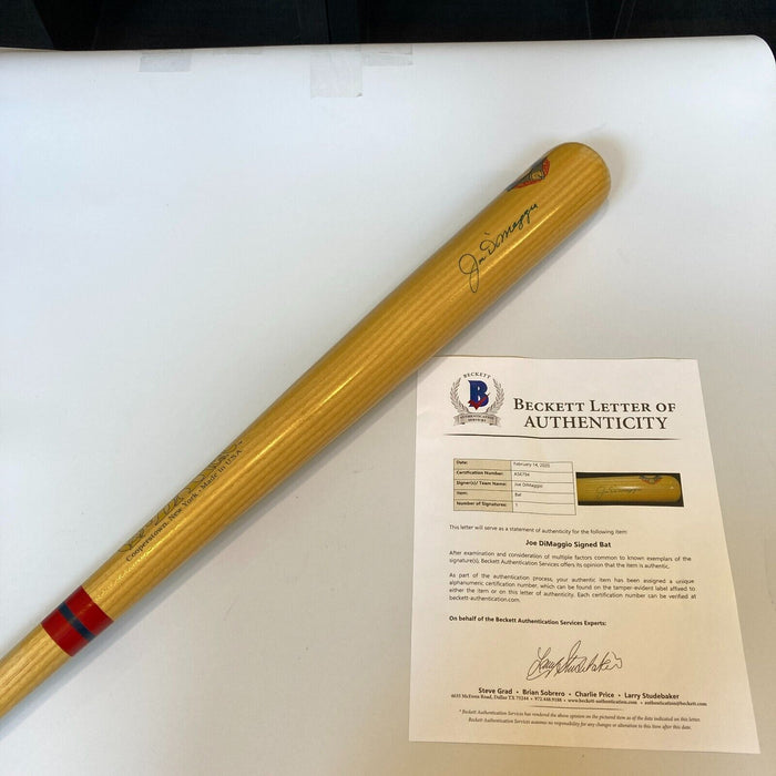 Joe Dimaggio Signed Hall Of Fame Cooperstown Baseball Bat Beckett COA