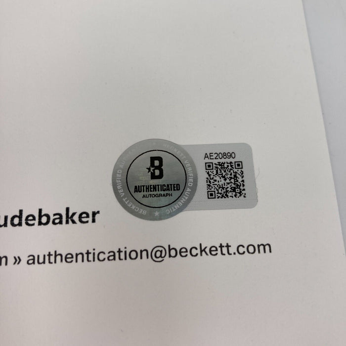 Michael Jordan (3) Signed First Sports Illustrated Covers Display PSA DNA & UDA