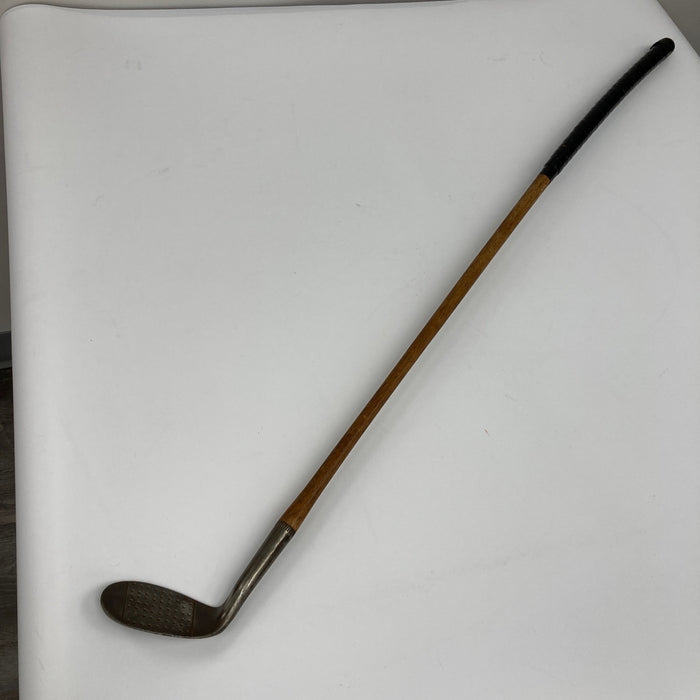 Arnold Palmer Signed Vintage Hillerich & Bradsby Golf Club JSA COA