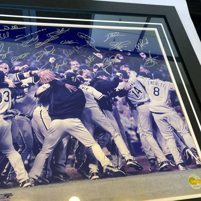 2005 Chicago White Sox World Series Champs Team Signed 16x20 Framed Photo JSA