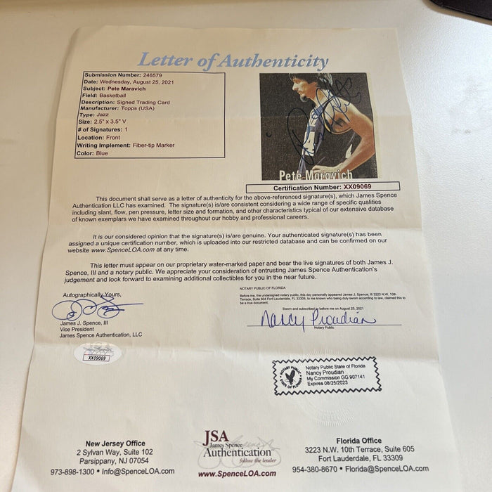1975-76 Topps Pistol Pete Maravich Signed Basketball Card PSA DNA Pop 5!