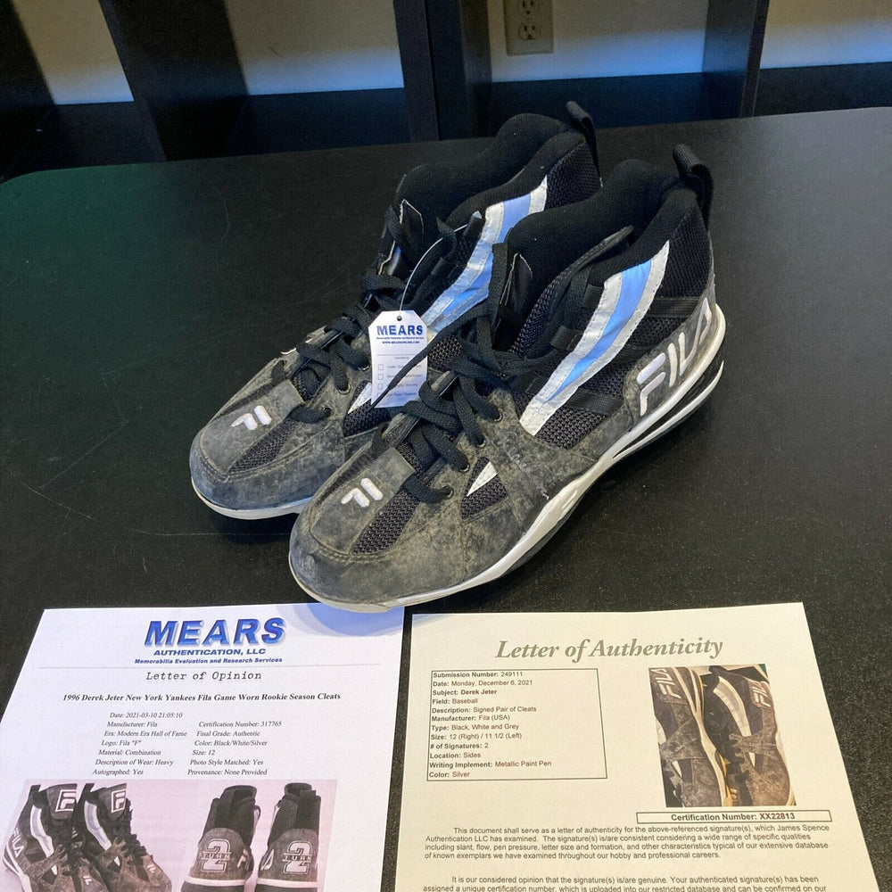 Derek Jeter Signed 1996 Rookie Season Signed Game Used Baseball Cleats JSA MEARS