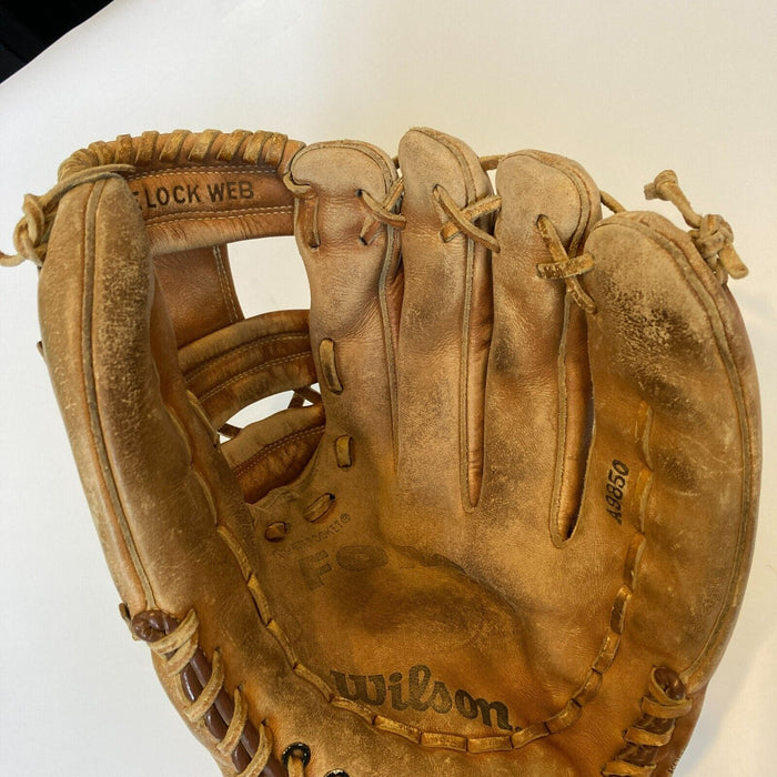 Willie Mays Signed Vintage Wilson Baseball Glove Beckett Certified