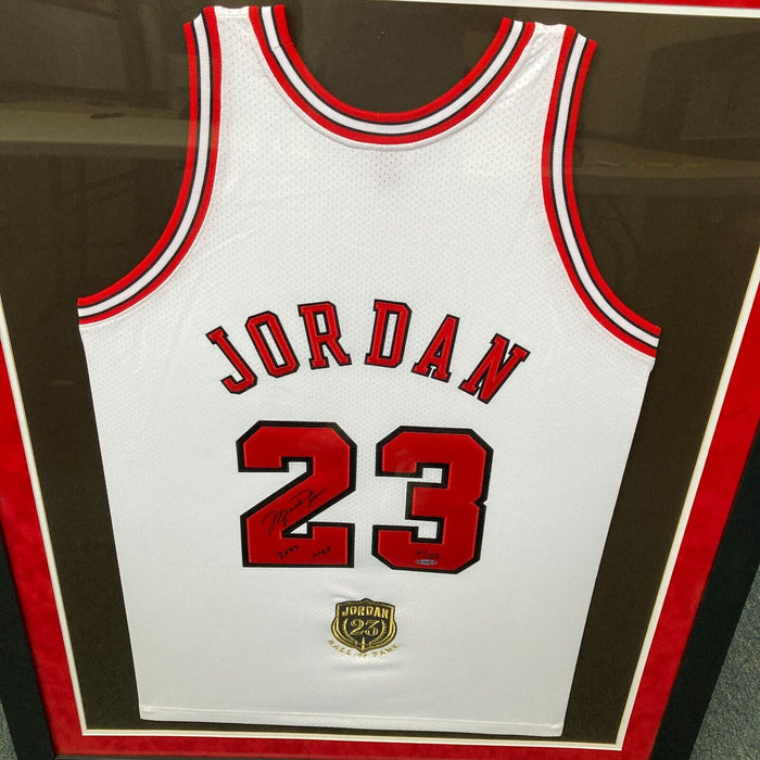 Michael Jordan "Hall Of Fame 2009" Signed Chicago Bulls Jersey UDA Upper Deck