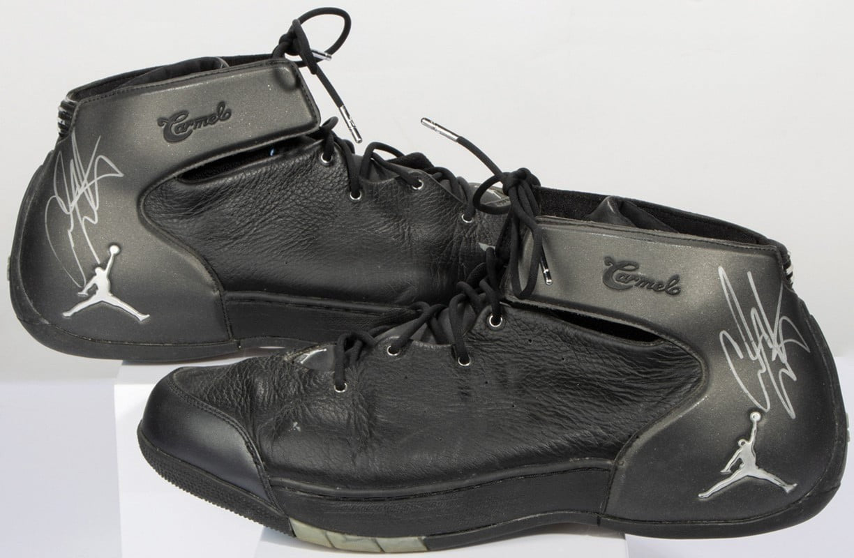 2004 Rookie-Era Signed Game Used Jordan Sneakers JSA & MEARS