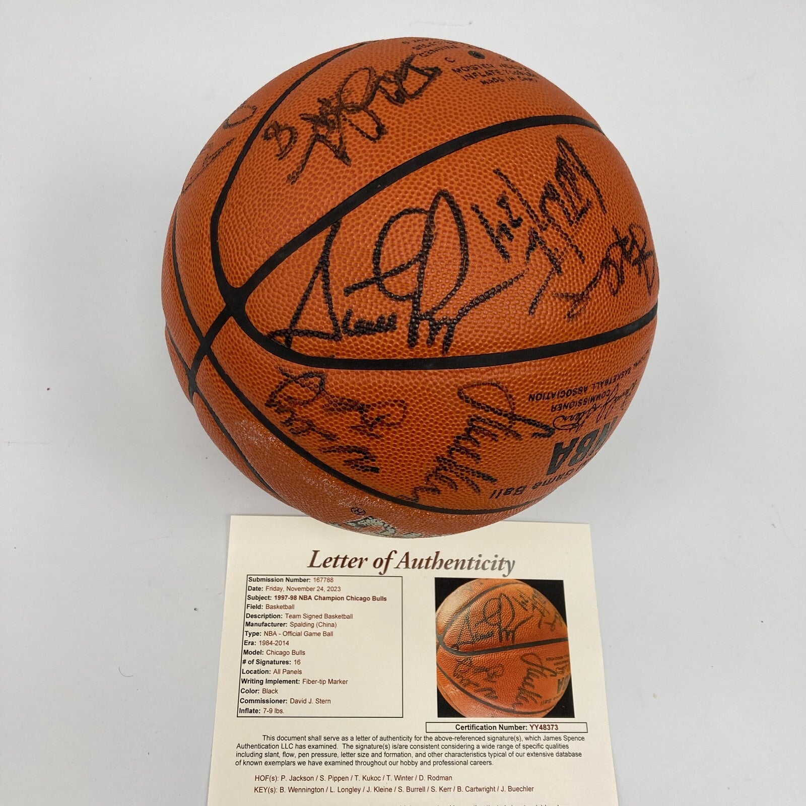 1997-98 Chicago Bulls NBA Champs Team Signed Game Basketball The