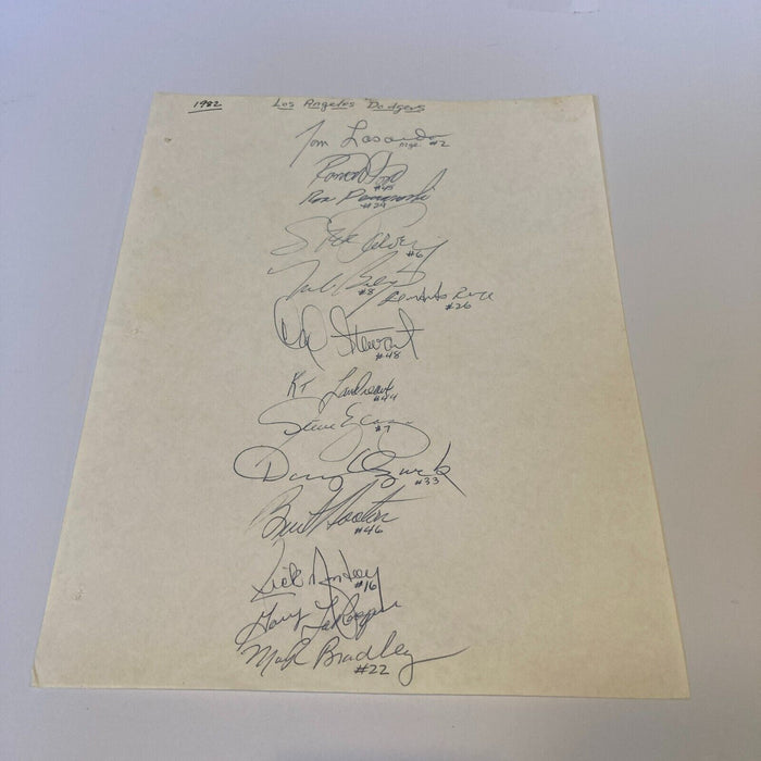 1982 Los Angeles Dodgers Team Signed Autographed Sheet