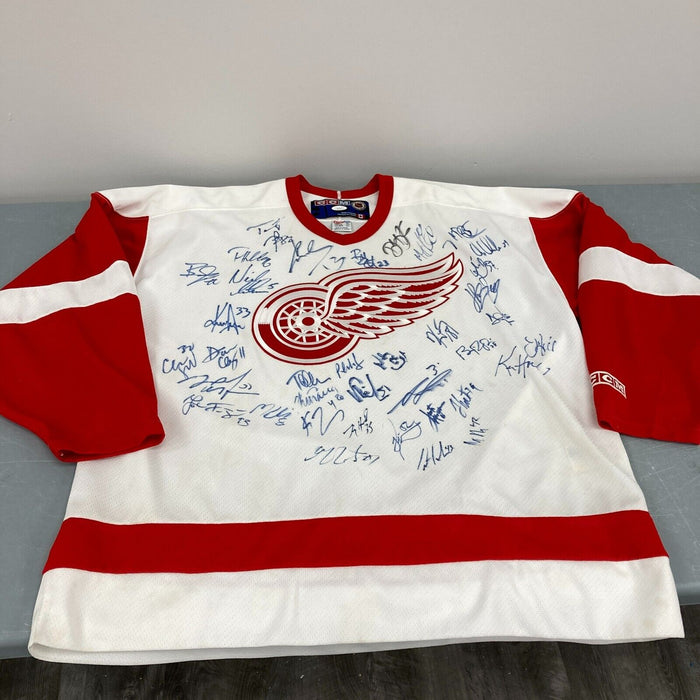 2007-08 Detroit Red Wings Stanley Cup Champs Team Signed Jersey JSA COA