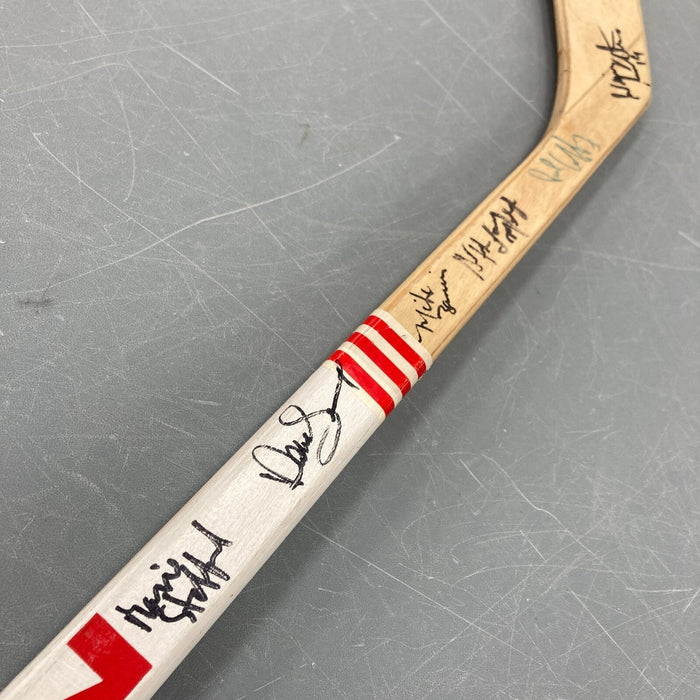 1984-85 Edmonton Oilers Stanley Cup Champs Team Signed Stick Wayne Gretzky JSA