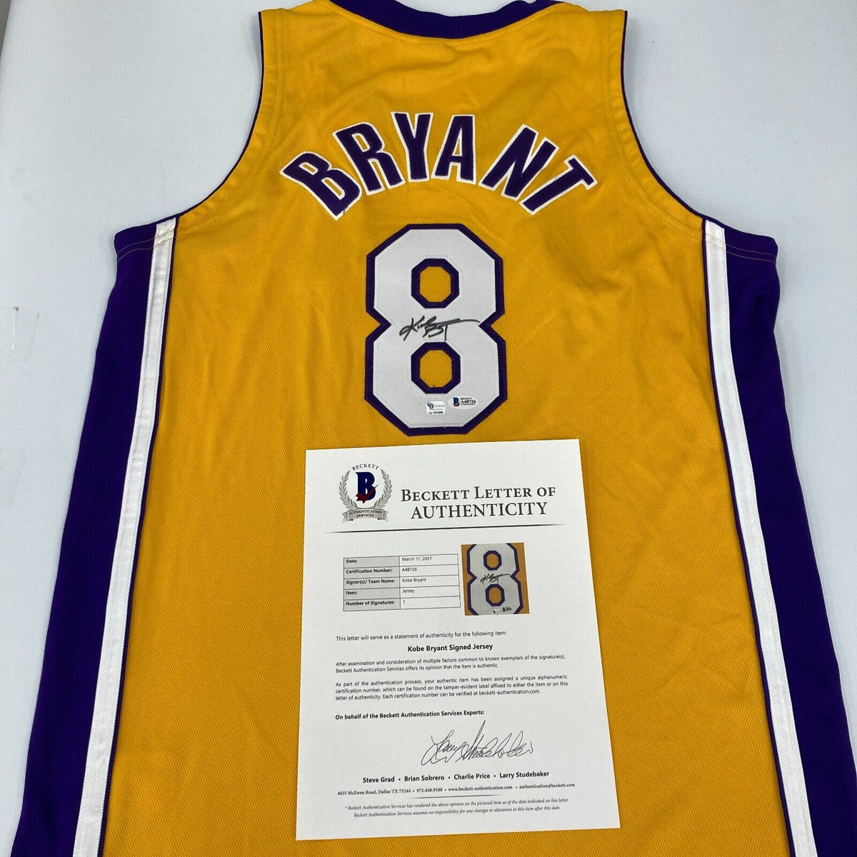 Kobe Bryant Signed 1999 Finals Los Angeles Lakers Pro Cut Jersey 