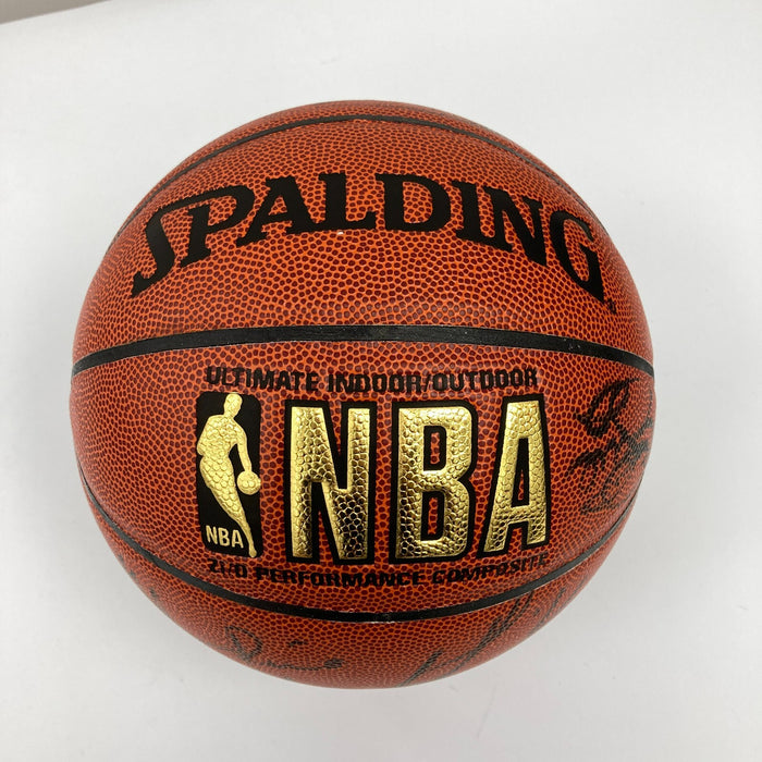 Kobe Bryant 1999-2000 Los Angeles NBA Champs Team Signed Basketball Beckett COA